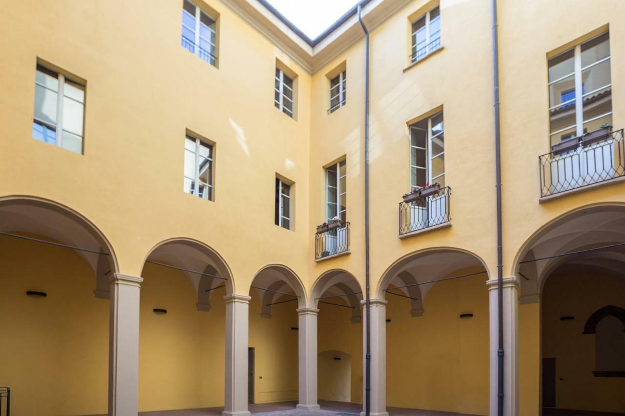 Palazzo Bocchi - The Place Apartments Bologna Exterior photo